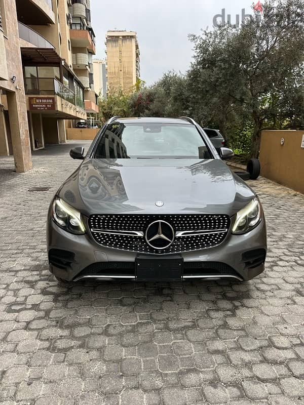 Mercedes GLC 300 AMG-line 4matic 2016 gray on black (clean carfax) 0