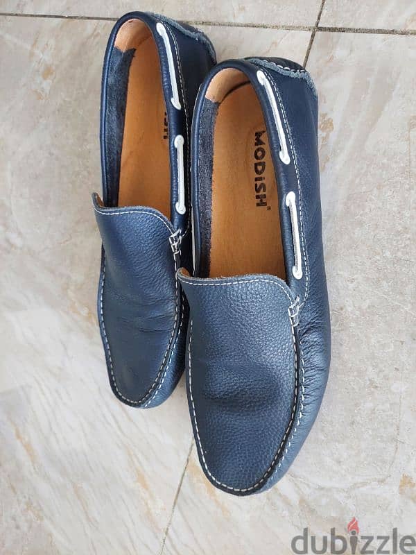 Modish dark blue shoes 1