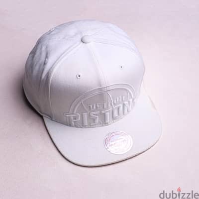 MITCHELL & NESS x NBA Detroit Pistons Full White Cap. (ADJ)