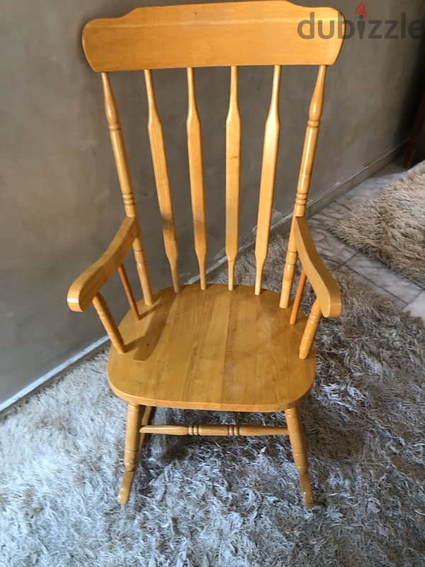 vintage rocking chair in excellent condition. 125$ 1