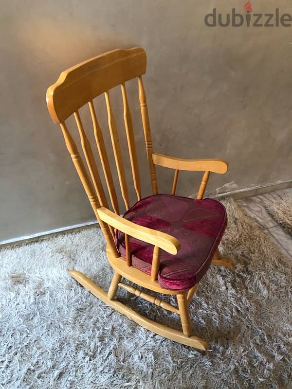 vintage rocking chair in excellent condition. 125$ 2