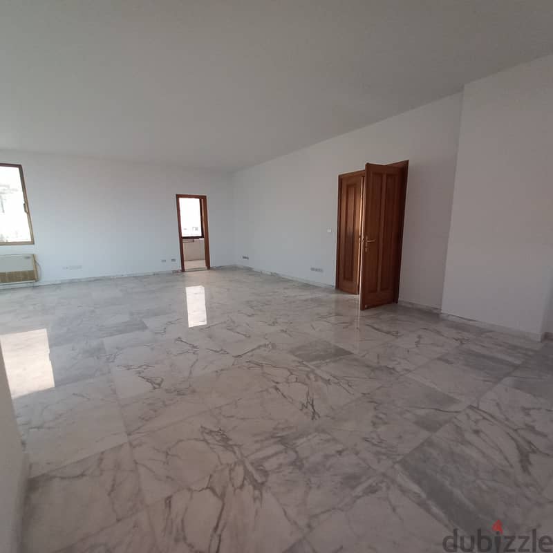 Office with 6 parking for sale in Zalkaمكتب مع 6 مواقف للبيع في الزلقا 0