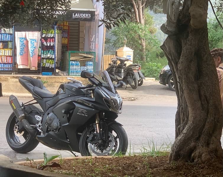 suzuki gsxr 1000cc 2009 like new 1