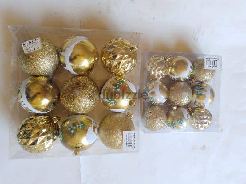 18 balls Christmas decorations 1