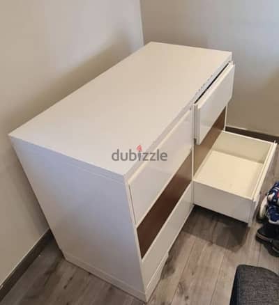 baby changing table witj 6 soft close drawers