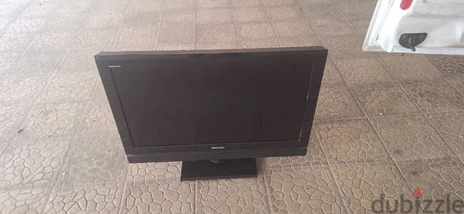 32 inches LCD