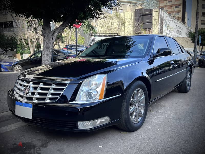 Cadillac DTS V8  2011 86. oookm Only! Company Source 0