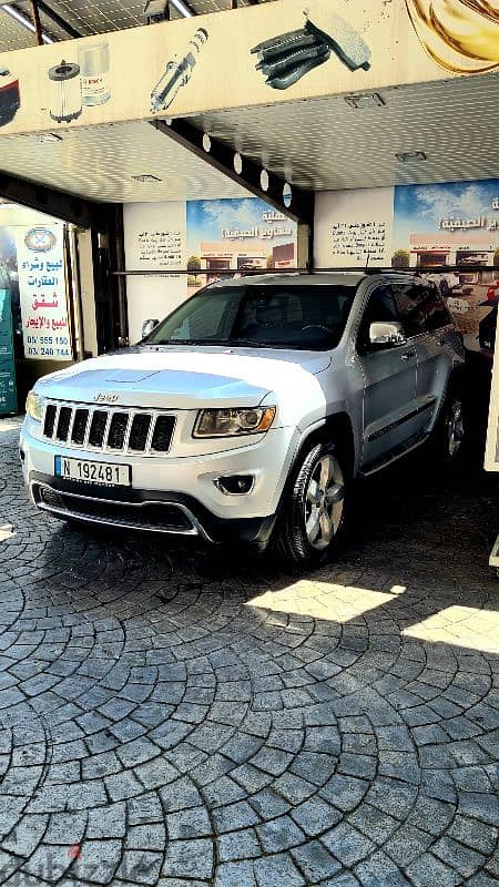 Jeep Grand Cherokee 2011 0