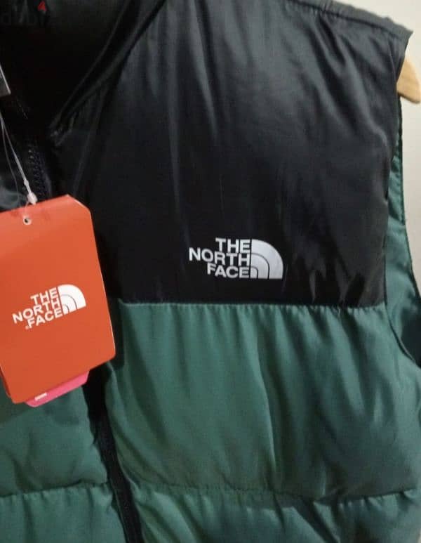 northface jillet men size M, L new 3