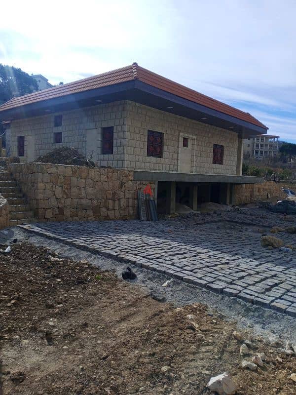 ارض مع بيت في الشوف للبيع land with house for sale in shouf 0