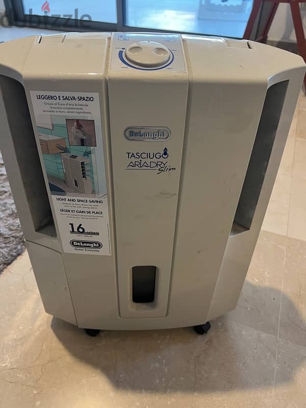 Delonghi Dehumidifier 16 Liters مكنة سحب الرطوبة 0