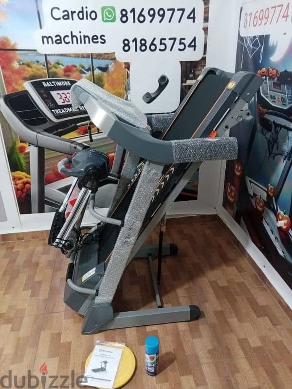 treadmill sports machines 2hp motor power  like new 3