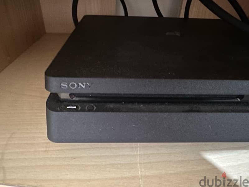 PS4 slim with controllers + game for SALE 1