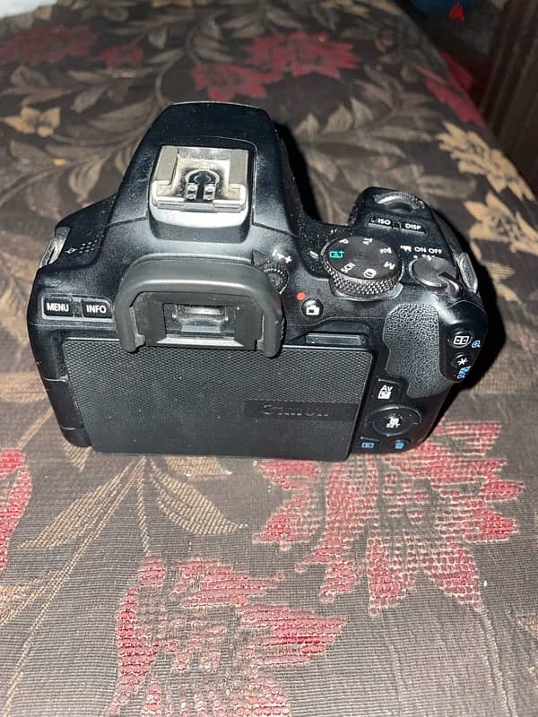 camera canon 250d with 2 lens like new 2