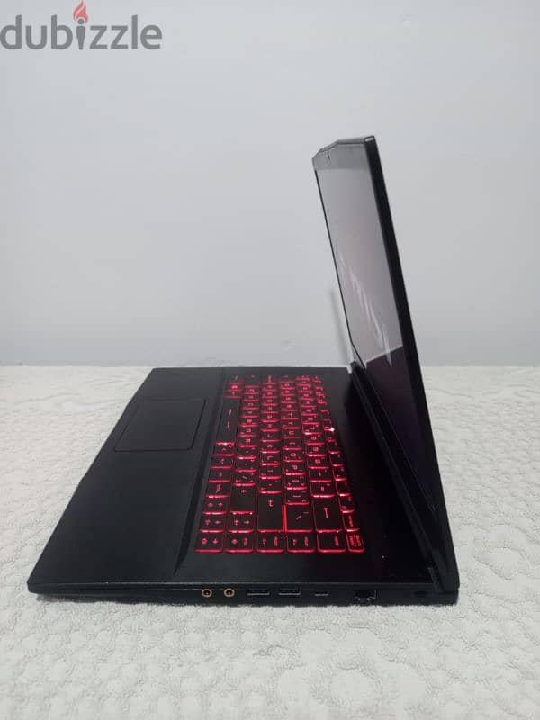 like new gaming MSI laptop 4