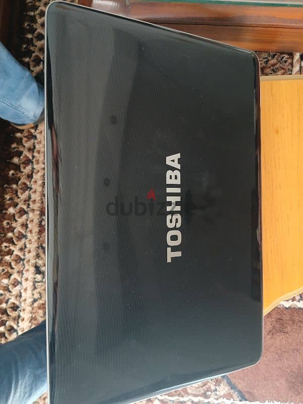 3 laptops for sale.  ٣ لابتوبات للبيع 0