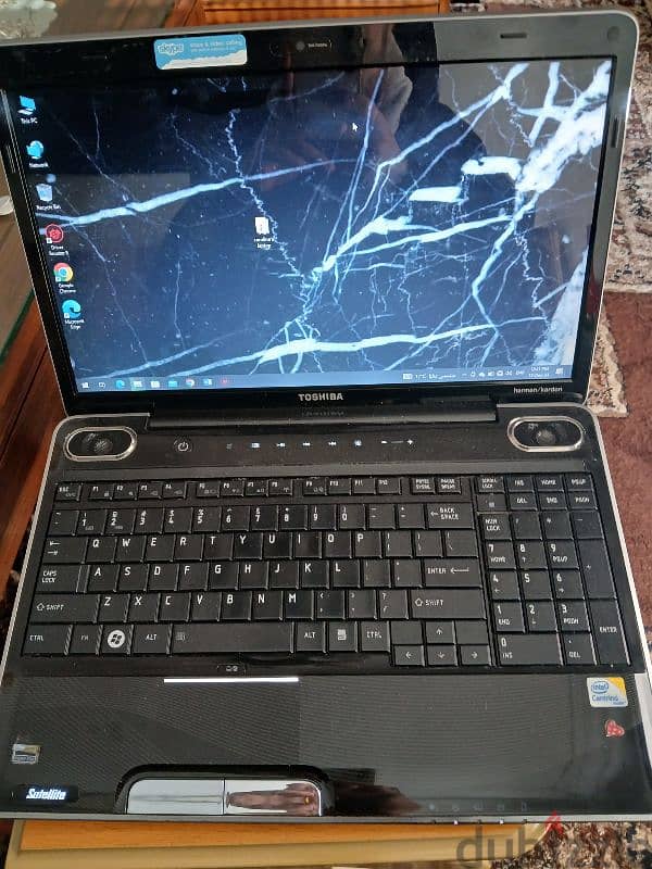 3 laptops for sale.  ٣ لابتوبات للبيع 4