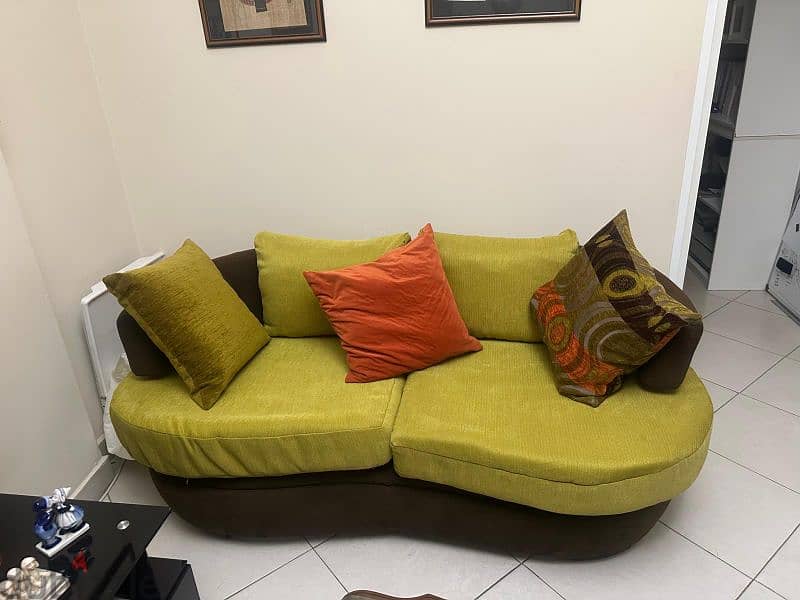 living room in a very good condition with curtains غرفة جلوس sioufi 6