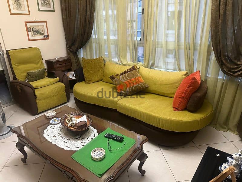 living room in a very good condition with curtains غرفة جلوس sioufi 1