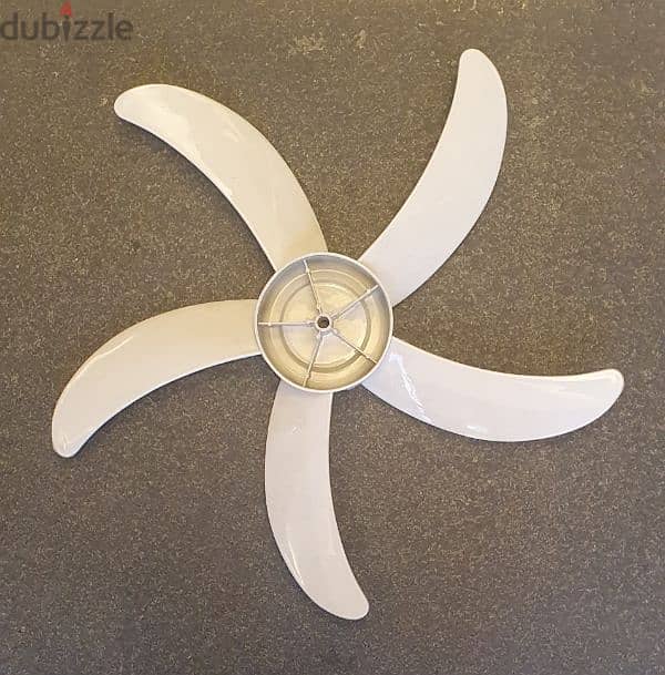 Electric a fan gd condition with wrnty used like new battery nt workin 6