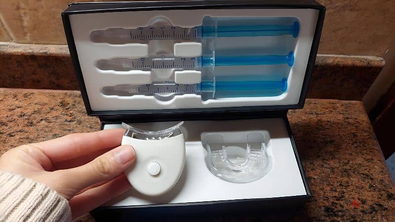 HOME Teeth Whitening Kit 1