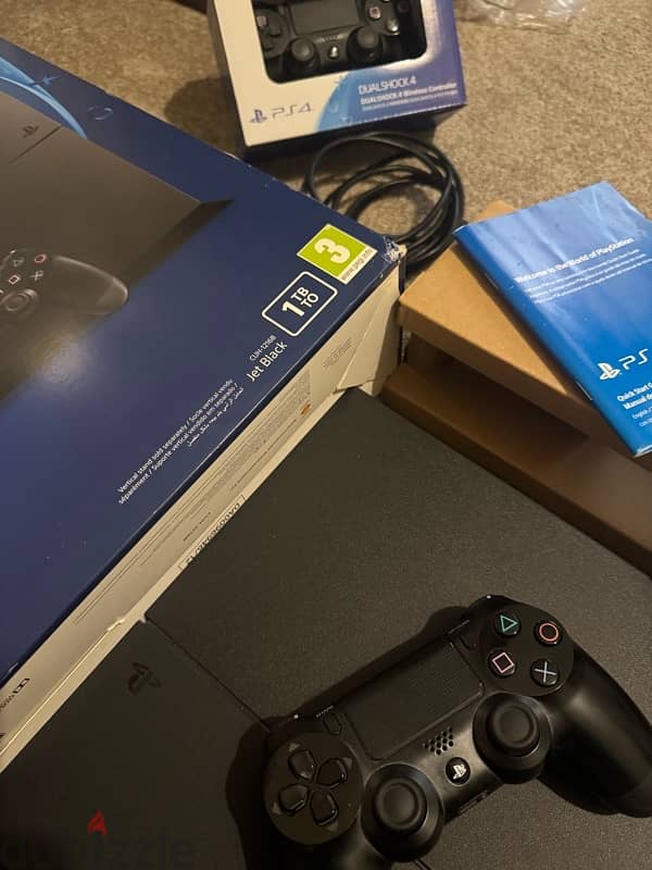 PS4 used like new 1