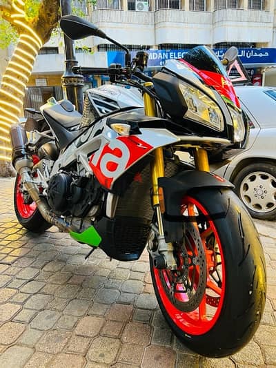 Aprillia Tuono V 4 with all sport parts added 1100 cc