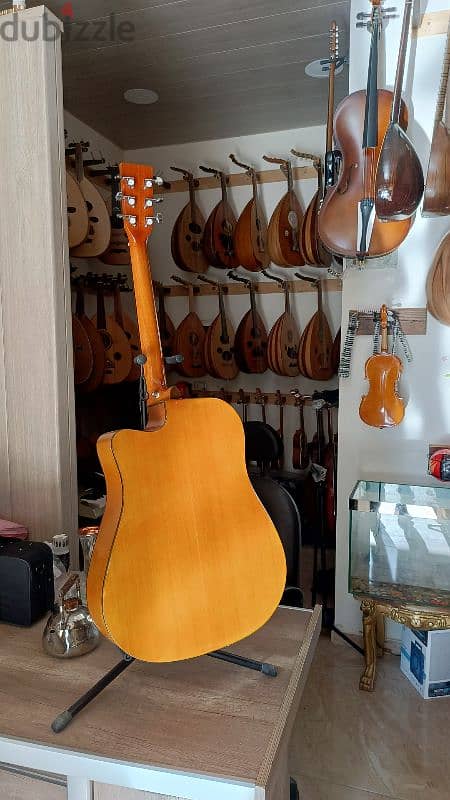 acoustic guitar mahogani wood and spruce 1