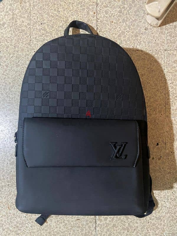 LV BAG IN VERY GOOD CONDITION 0