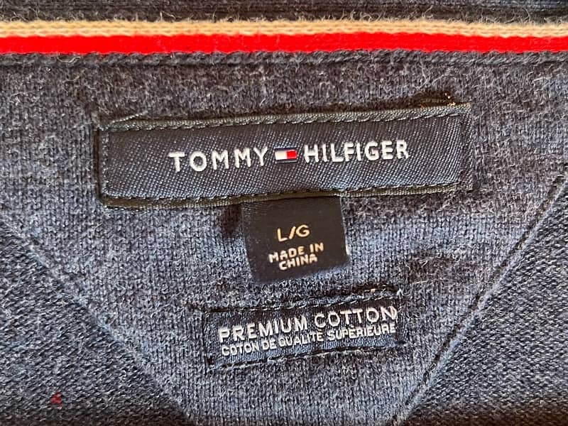 TOMMY HILFIGER LARGE BUTTON DOWN JACKET 2