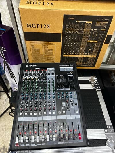 mixer yamaha MGP12X