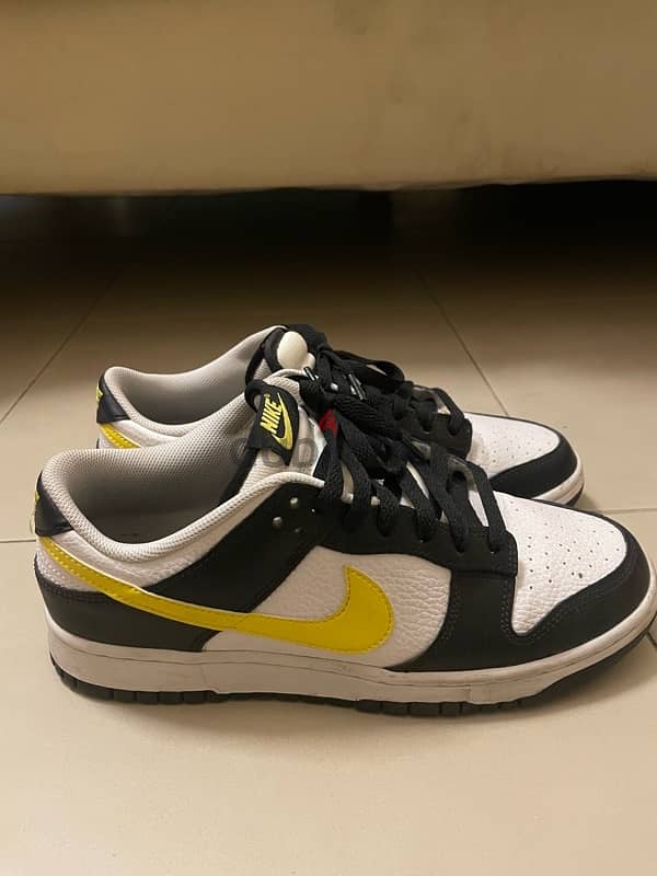 Nike Dunks Low Yellow Panda 2