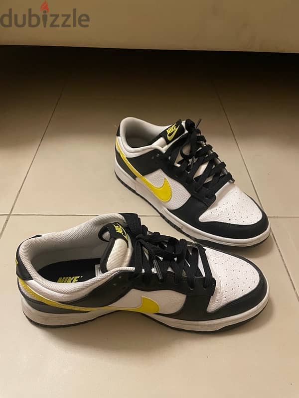 Nike Dunks Low Yellow Panda 5