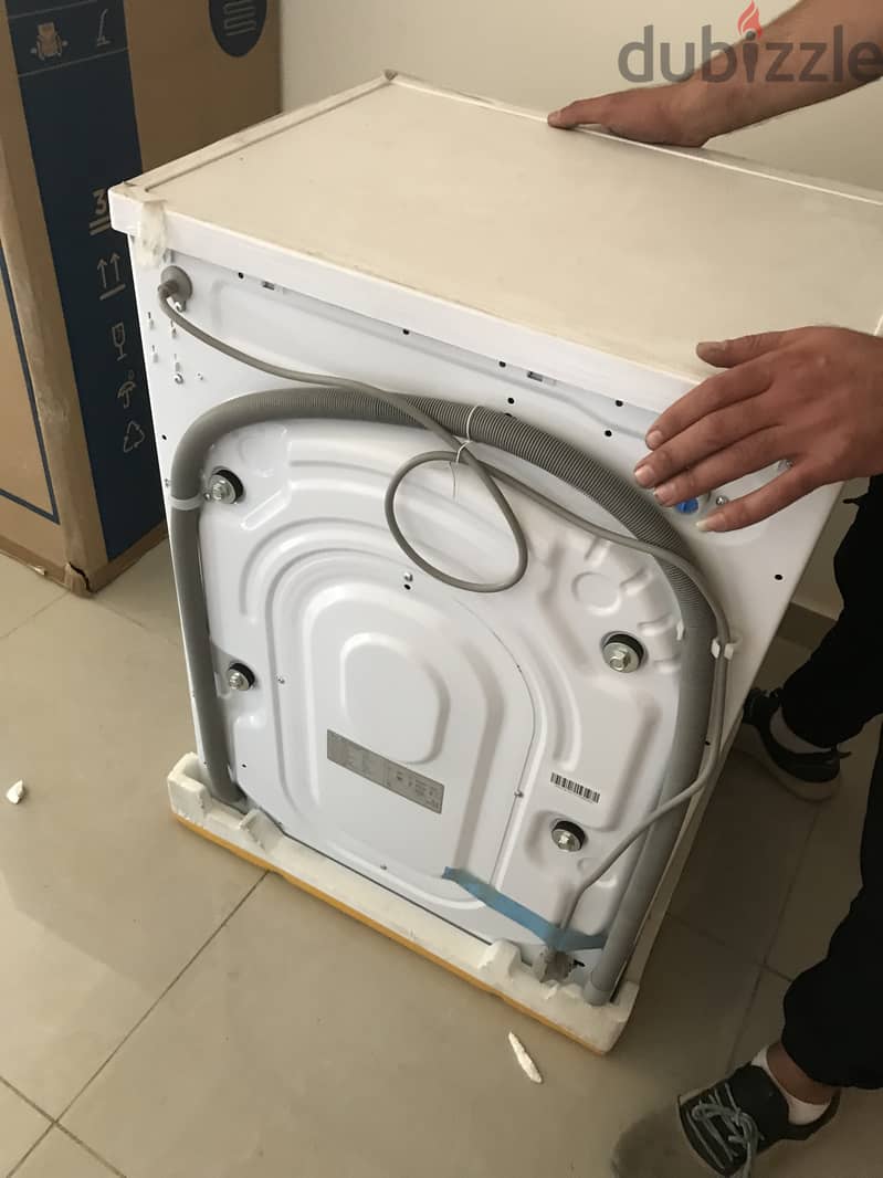 Midea Washing Machine: MFE70-S1206 1