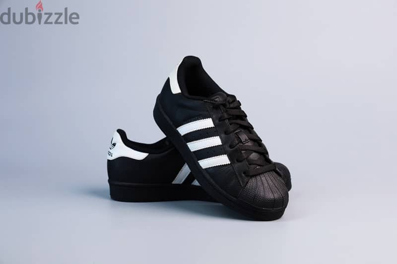 ADIDAS Superstar Black & White Sneakers. (36/37) 2