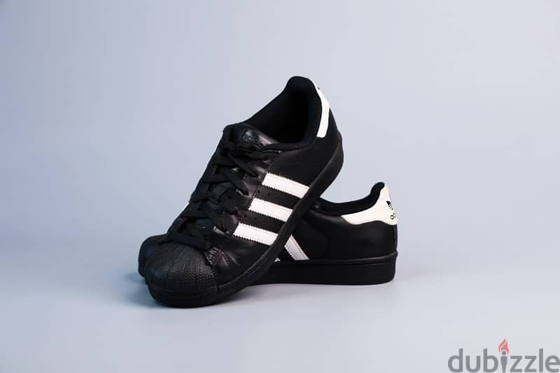 ADIDAS Superstar Black & White Sneakers. (36/37) 4