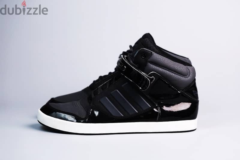 ADIDAS AR 2.0 Glossy All Black Sneakers. (46) 0