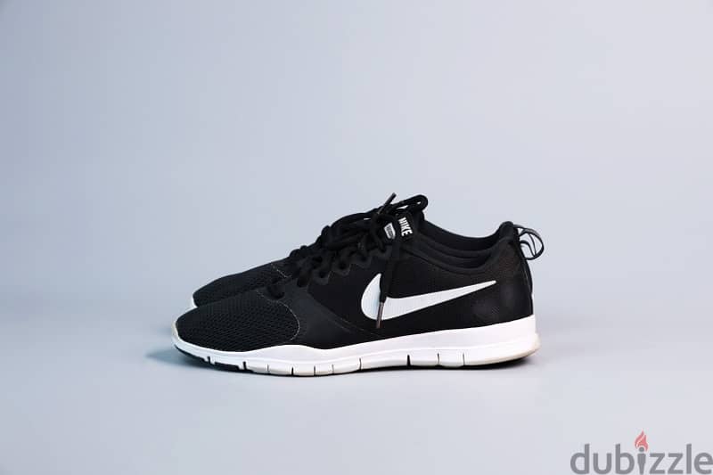 NIKE Flex Essential Black Running Shoes. (40) 0