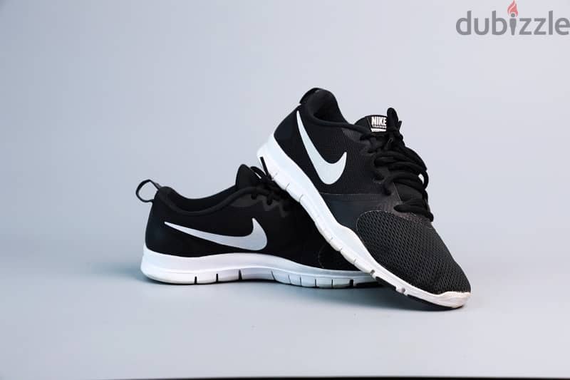 NIKE Flex Essential Black Running Shoes. (40) 2