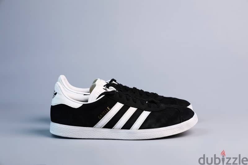 ADIDAS “Gazelle” Black & White Sneakers. (45) 1