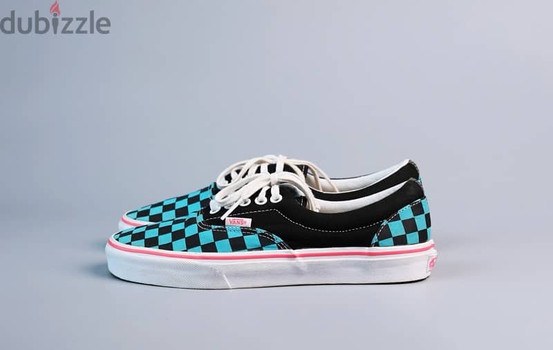 VANS Skateboarding Turquoise & Black Shoes. (41) 0