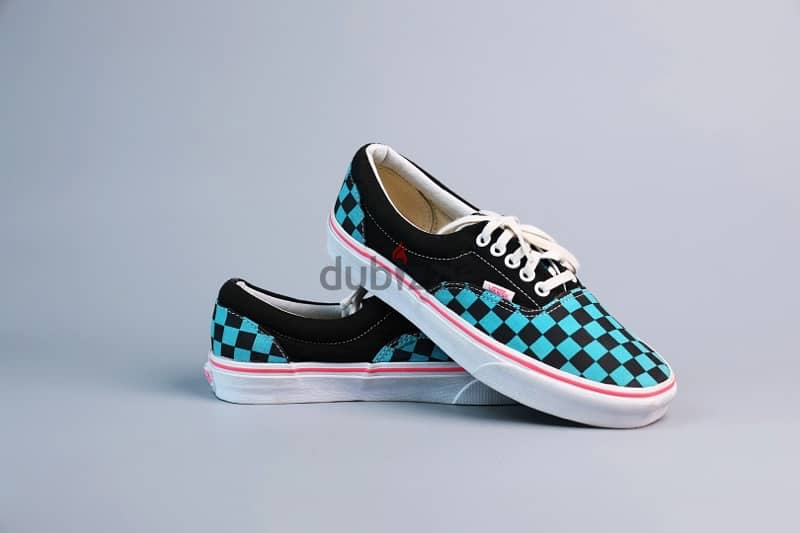 VANS Skateboarding Turquoise & Black Shoes. (41) 1