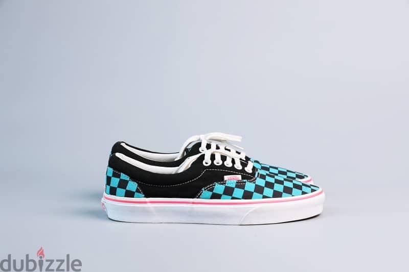 VANS Skateboarding Turquoise & Black Shoes. (41) 2