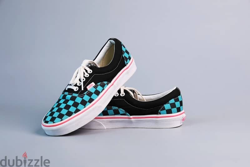 VANS Skateboarding Turquoise & Black Shoes. (41) 3