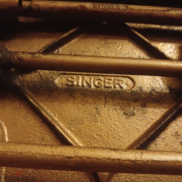 Antique Singer sewing machine 1