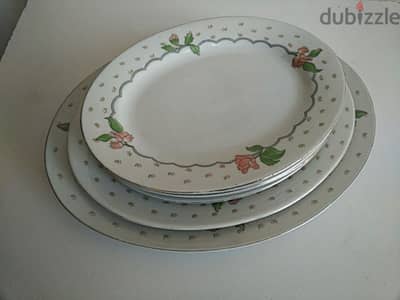 Set of 7 service plates - Not Negotiable