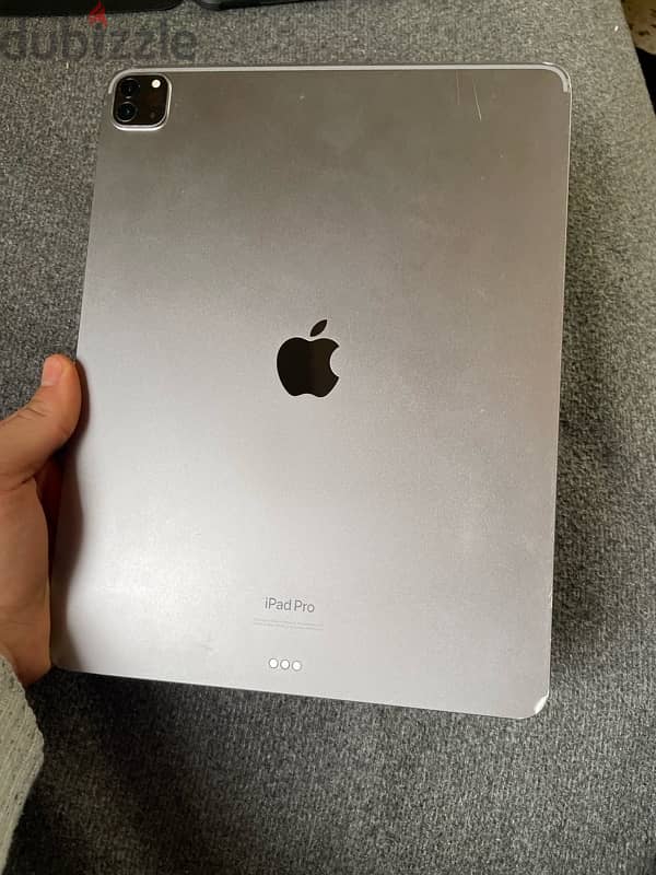 ipad pro 12.9 inch M2 4