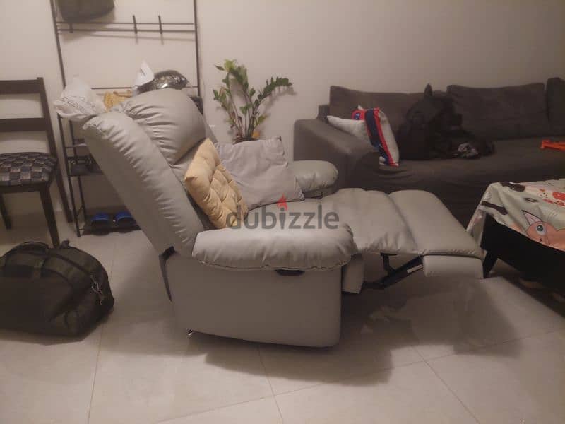 comfortable leather recliner for sale for 70 usd bought at 200 3