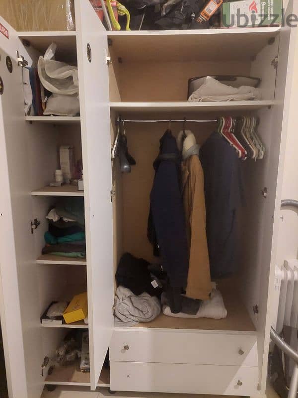 White closet in great condition used for a short time for 50 usd 1