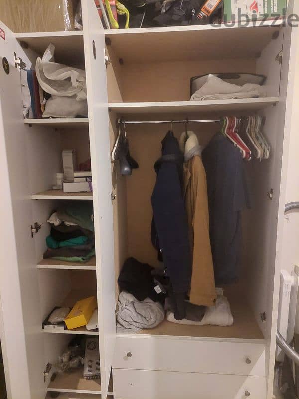 White closet in great condition used for a short time for 50 usd 2